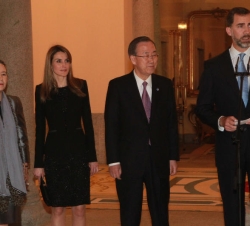 El Príncipe de Asturias durante su intervención, junto al Secretario General de Naciones Unidas, Su Alteza Real la Princesa de Asturias y la Sra. Soon